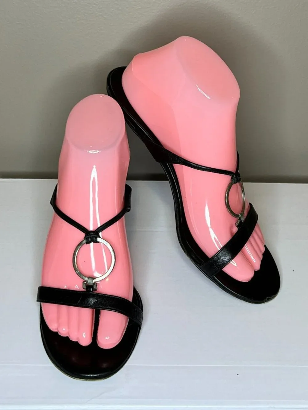 Via Spiga Black Leather Ring Accent Kitten Heel Sandals Women's 8 Italian